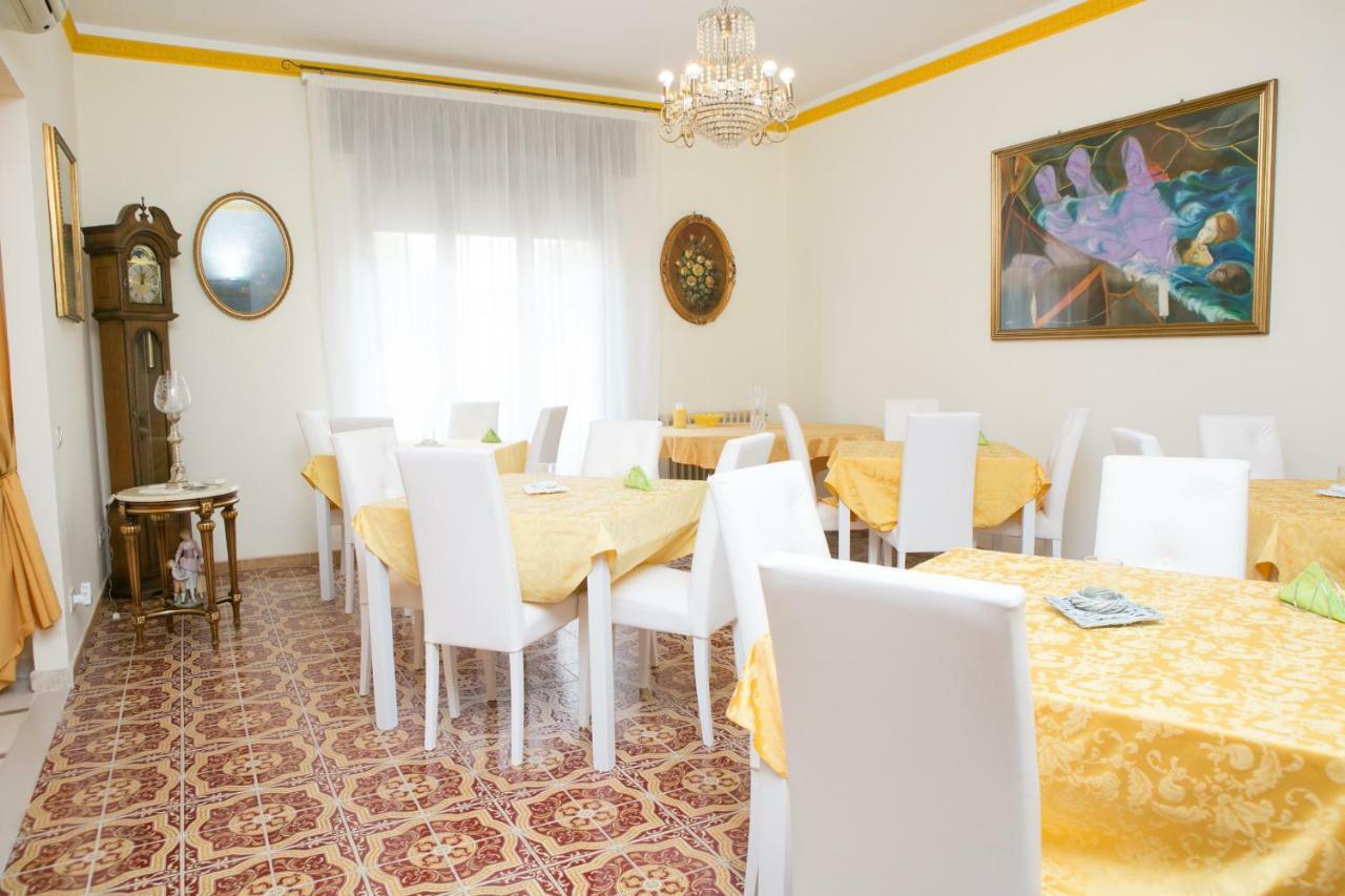Affitta Camere The Queen Ispica Ngoại thất bức ảnh
